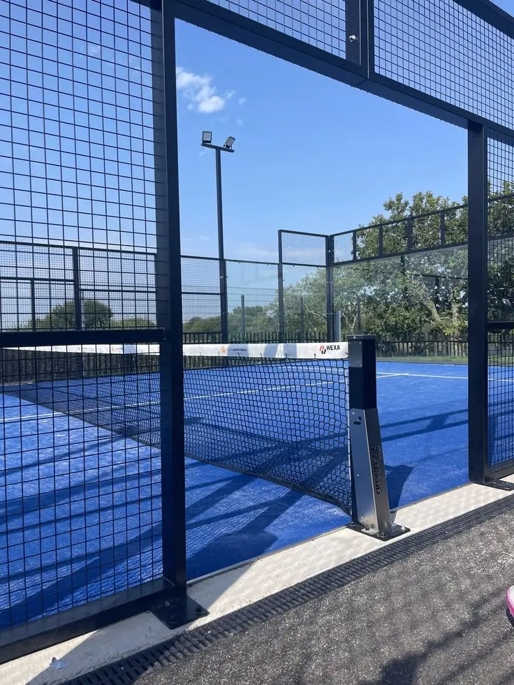 Blue panoramic court and net detail
