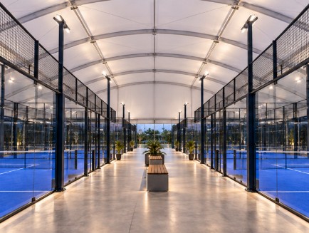 Existing SPORTENVO roof system image showing a covered padel venue